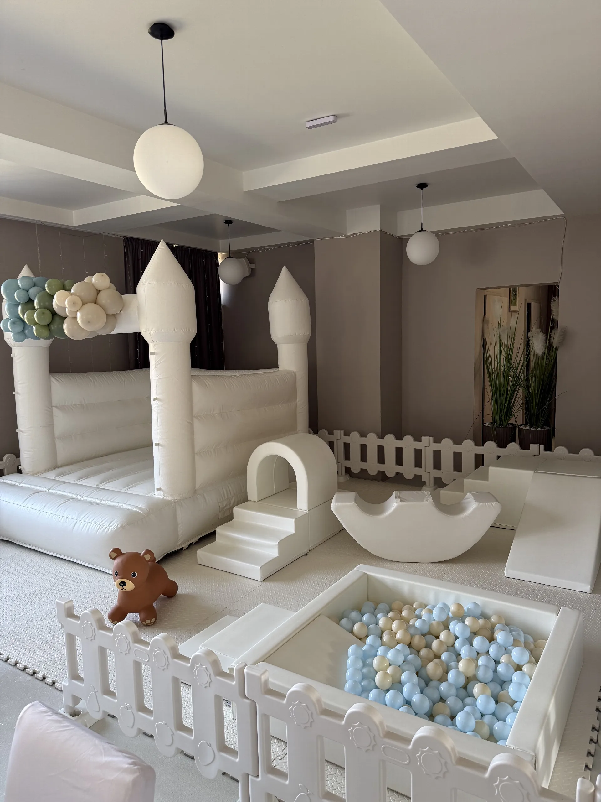 Paket 2: soft play i mali dvorac